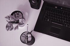 Налоговики разъяснили риски при работе с самозанятыми гражданами