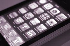 Как иностранцу купить SIM-карту и не нарушить закон